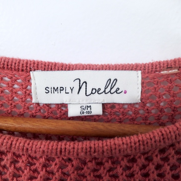 Mesh Crochet Open Knit Tunic Sweater in Soft Cherry Size 8 10 S/M Simply Noelle - Picture 4 of 7